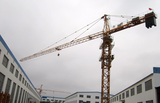 方圓、塔機(jī)