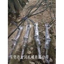 花崗石開采機械設備液壓劈石機工作原理